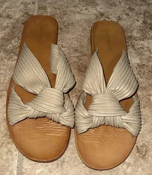 Tan/gold sparkly sandals Tan Size 6.5 thumbnail 1