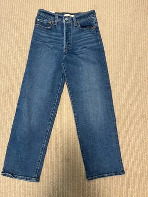 Levi’s Ribcage Straight Ankle Jeans thumbnail 1