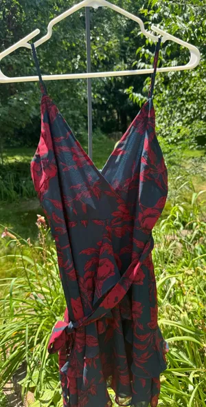 Selfie Leslie Red Floral Wrap Dress thumbnail 1