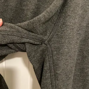NWOT | Nike women’s gray loose cropped‎ lounge sweatpants — small thumbnail 3