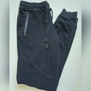 Alo Yoga Women’s Urban Moto Sweatpant, M, Black thumbnail 6