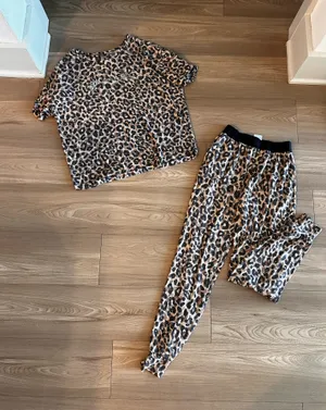 Victoria's Secret Pink Pajama Set thumbnail 1