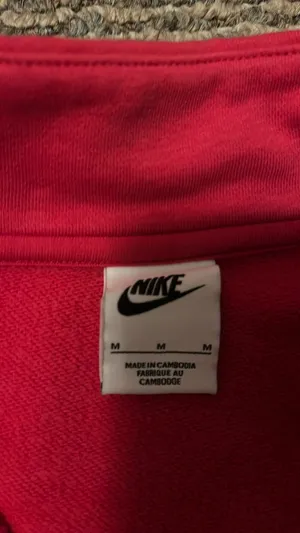 Nike Quarter-Zip Pullover Women’s thumbnail 3