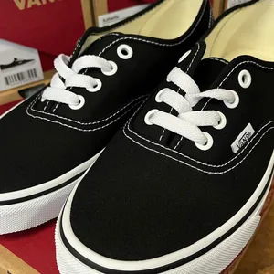Vans Women's Black Trainers thumbnail 2
