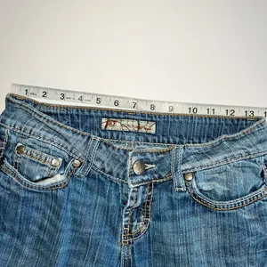 BKE Medium Wash Bootcut Jean low rise‎ sz 27x331/2 thumbnail 5