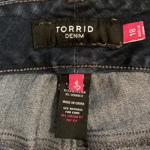 Torrid Dark Wash Denim Skinny Jeans Size 18 thumbnail 5