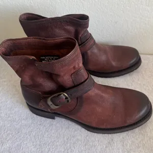 NWOT Frye Veronica Bootie in Redwood Size 7.5 thumbnail 3
