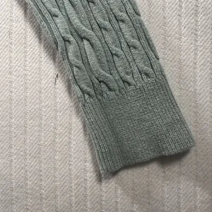 Abercrombie & Fitch Women’s M Green Cable Knit Crewneck Sweater Long Sleeve thumbnail 7
