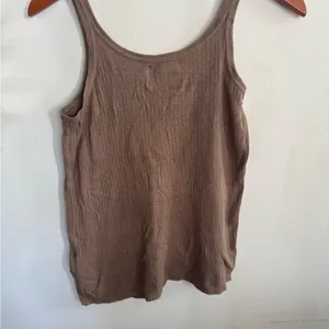 Ribbed Knit Tank Top in Camel Tan Size M thumbnail 4