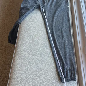 Vuori Gray Women’s Joggers size S thumbnail 11