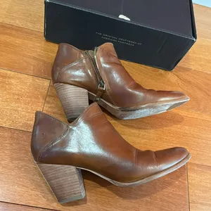 Frye Women's Reed Shootie Ankle Boot‎ Caramel size 9 thumbnail 3