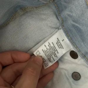 Aeropostale Women Light Blue Denim Jean Cheeky Shorts Distressed‎ Ripped size 8 thumbnail 9