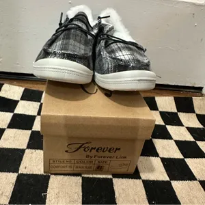 Forever Link Black and White Loafers Slip-Ons‎ thumbnail 2