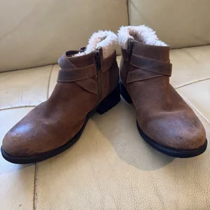 UGG Elora Brown Suede Shearling Lined Buckle Ankle Boots 1095151 Womens 9‎ thumbnail 7