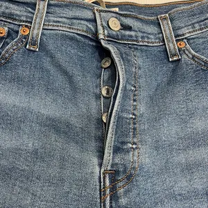 Levi's Wedgie Straight Stretch Denim Jeans 32 x 28 High Rise Cropped Distressed thumbnail 3