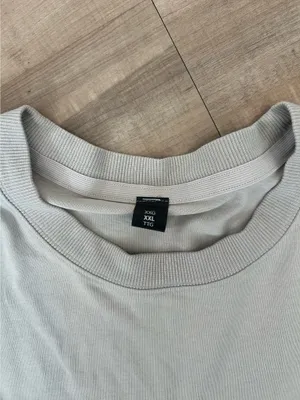 Lululemon Top thumbnail 2