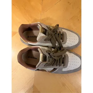 Victoria Madrid Suede & Metallic Beige Cream Sneakers European 39 / US Size 8 thumbnail 6