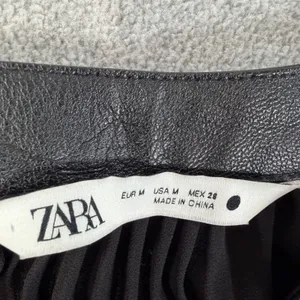 Zara Black Sheer Pleated Blouse Women's Medium Faux Leather Collar Button V-Neck thumbnail 3