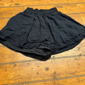 Hollister Black Smocked Ultra High Rise Skirty Shorts Size S‎ thumbnail 4