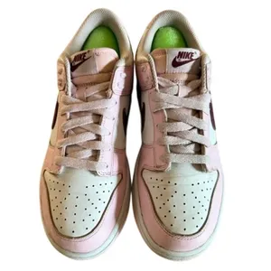 Nike Dunk Low Women’s Pink White Burgundy Sneakers Size 8.5 thumbnail 3