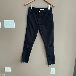 Levi’s Wedgie Skinny Distressed Raw Hem Jeans in Black‎ Size 27 thumbnail 2