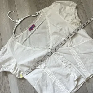 Edikted Crop Top v neck lace trim womens White medium coquette girl cottagecore thumbnail 3