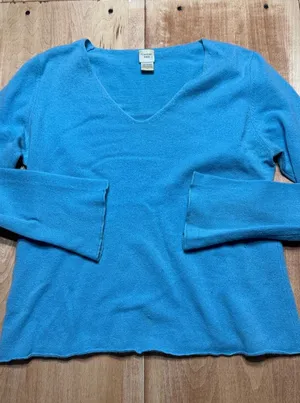 Garnet Hill Womens 100%‎ Cashmere V-Neck Sweater Sky Blue Size Small Long Sleeve thumbnail 1
