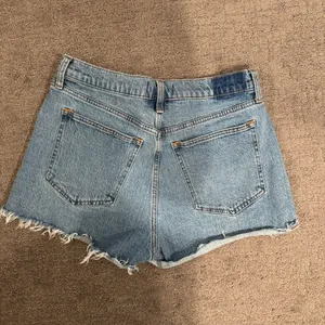 Abercrombie Shorts High-Rise Mom Curve Love thumbnail 3