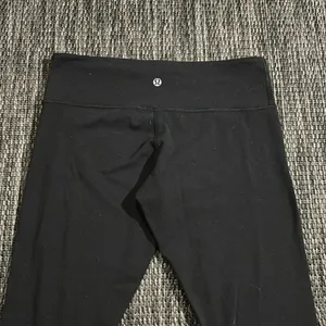 Lululemon Wunder Under Leggings Crop Compressive Size 8 thumbnail 3