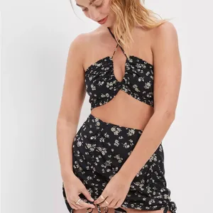American‎ Eagle Silky Mini Skirt and AE Super Cropped V Neck Halter Top NWT thumbnail 2