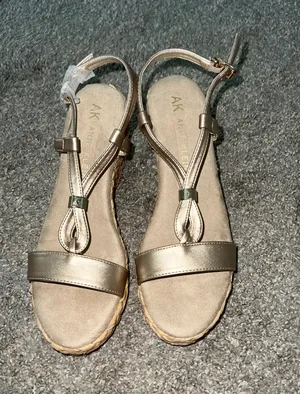 Good Wedge Heels thumbnail 2