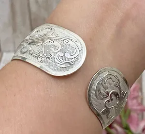 Unsigned Silver-tone Ornate Lotus Flower Peacock 1.25” Open Cuff Bangle Bracelet thumbnail 4
