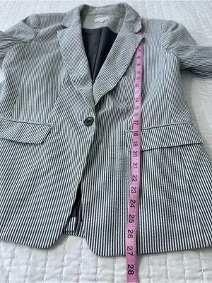 LOFT Women’s 6 Gray and White Stripes Blazer with Shoulder Pad Business Casual thumbnail 4
