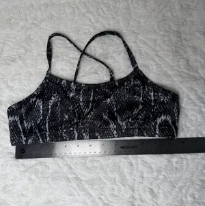 Beyond Yoga Snake Skin Criss Cross black yoga top small thumbnail 5