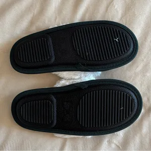Laura Ashley Teal Plush Fur Slippers Size 5-6 thumbnail 4