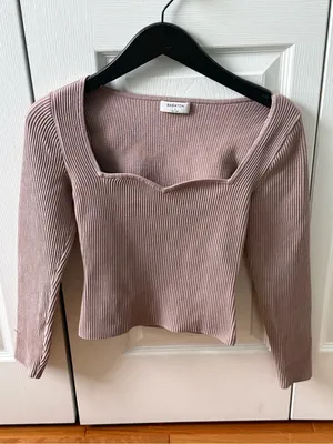 Aritzia Babaton Sculpt Knit Ribbed Sweetheart Neckline Long Sleeve in Blush thumbnail 2