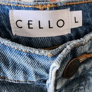 Cello Rip Tide Light Wash High Rise Frayed Hem Denim Shortie Shorts NEW thumbnail 10