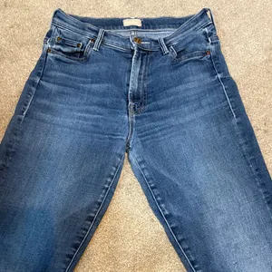 Mother Medium Wash Insider Crop Step Fray Jeans Size 26 thumbnail 2