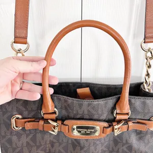 Michael Kors Hamilton Large East West Monogram Shoulder Tote thumbnail 10
