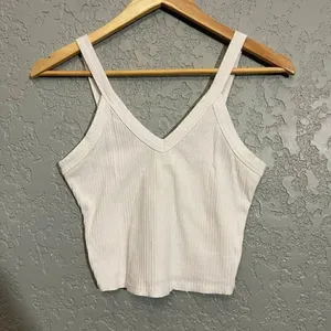 White V thumbnail 2