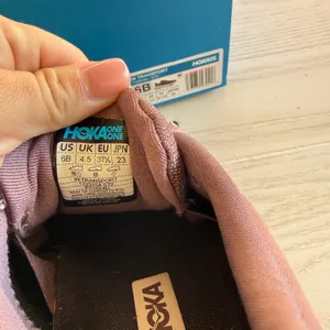 HOKA One One Transport Shoes Smoky Quartz / Oat Milk Womens Size 6B thumbnail 7