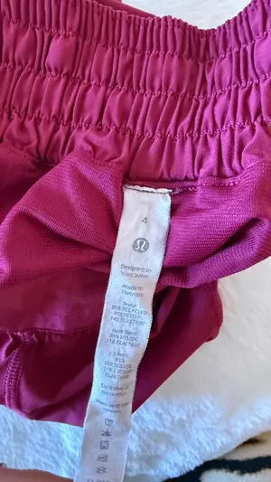 Lululemon Hotty Hot Shorts 2.5" thumbnail 3