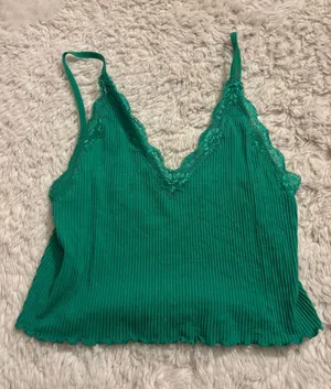 Green Lace Top Boutique thumbnail 1