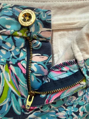 Lilly Pulitzer Buttercup Knit Shorts High Tide Navy Pineapple Paradise Size 12 thumbnail 4