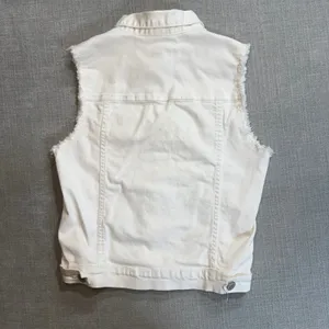 Shyanne‎ White Denim Vest Small Distressed American Flag Patriotic Western thumbnail 2