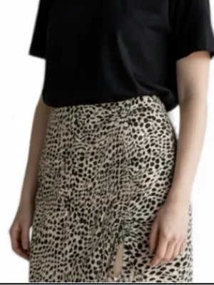 Anthropologie ANTHRO SADIE & SADE Leopard Animal Print Side Ruched Skirt Size M thumbnail 1