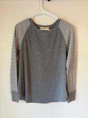 Faded Glory Gray Thermal Raglan Top with Striped Sleeves thumbnail 4