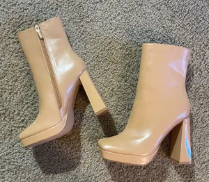 Gorgeous Elegant Tan nude chunky 90s faux leather Ankle Boots thumbnail 1