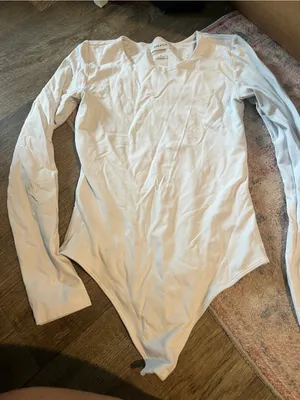 Babaton White Long-Sleeve Bodysuit Tee thumbnail 5