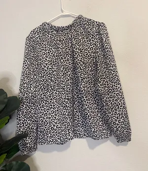 Ann Taylor Black & White Leopard Print Blouse with bow on back M thumbnail 1